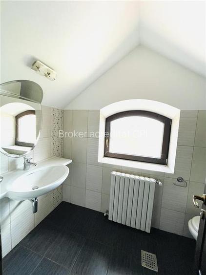 VANZARE VILA 8 CAMERE 652 mp teren zona Sisesti Sector 1 - 40