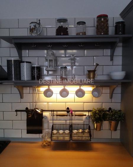 Apartament cu 4 camere, suprafata de 135 mp, garaj si beci in inima orasului   - 12