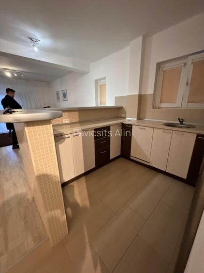 Apartament de închiriat  - 5