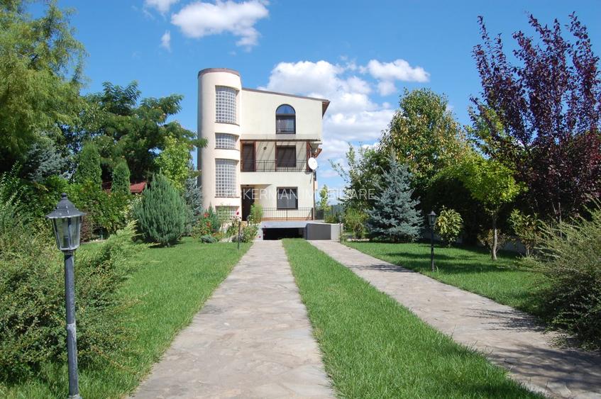 Snagov, vila de inchiriat/vanzare deschidere lac, piscina, 5 camere, garaj - 2