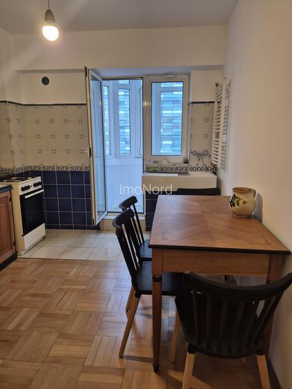 2 camere decomandat,et.4, Piata Victoriei, vis-a-vis America House - 11