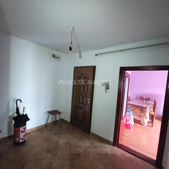 Apartament 3 camere si mansarda (zona Liceul nr.1 ) - 8