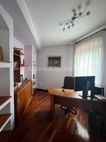 Vila de vis cu parc privat  — Panoramă Unică Spre Crucea Caraiman, - 17