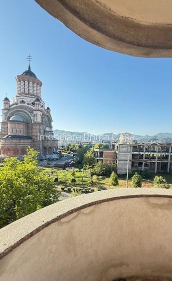 REPUBLICII zona CATEDRALEI 2camere decomandate, etaj4-acoperis! - 9