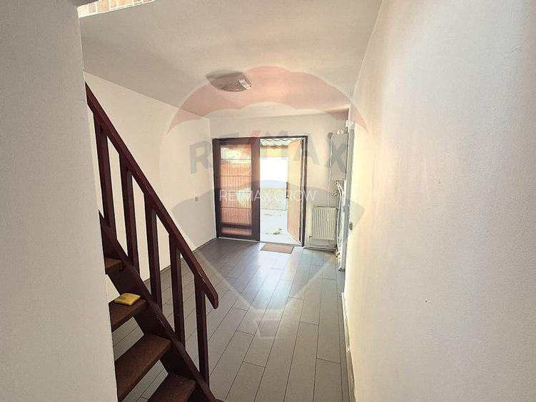 Casă / Vilă de vanzare in Serbanesti - 15