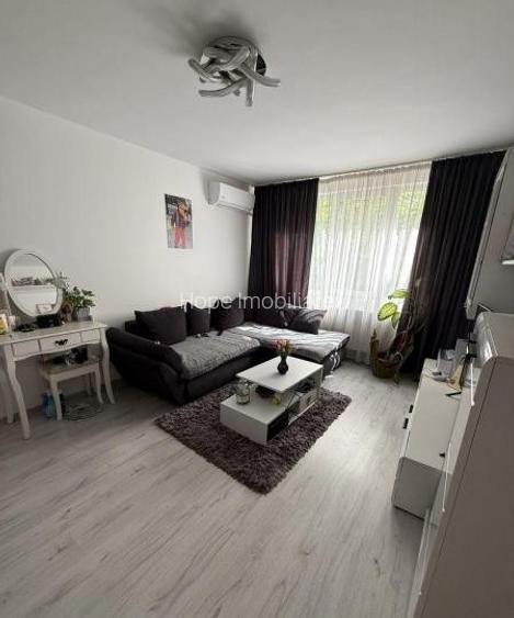 Brancoveanu - 3 camere , centrala proprie , loc parcare ADP - 3