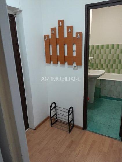 GARSONIERA GORJULUI, BUCATARIE INCHISA, METROU 3 MINUTE, LIBER - 8