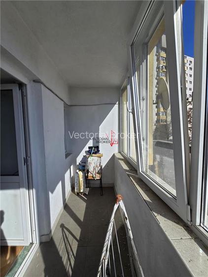 Garsonieră decomandată, et.2/10, bloc 1978 intersectia Avion Colentina - 4