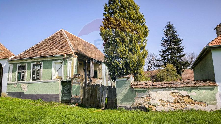 Casă săsească Transilvania - teren generos și potențial de extindere - 2