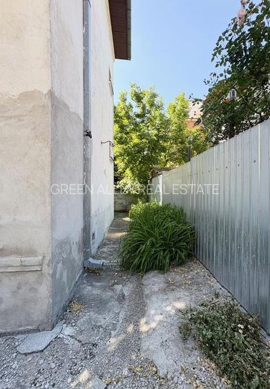 VILA INTERBELICA IN CURS DE RENOVARE COMPUSA DIN DOUA APARTAMENTE - PARCUL CAROL - 4