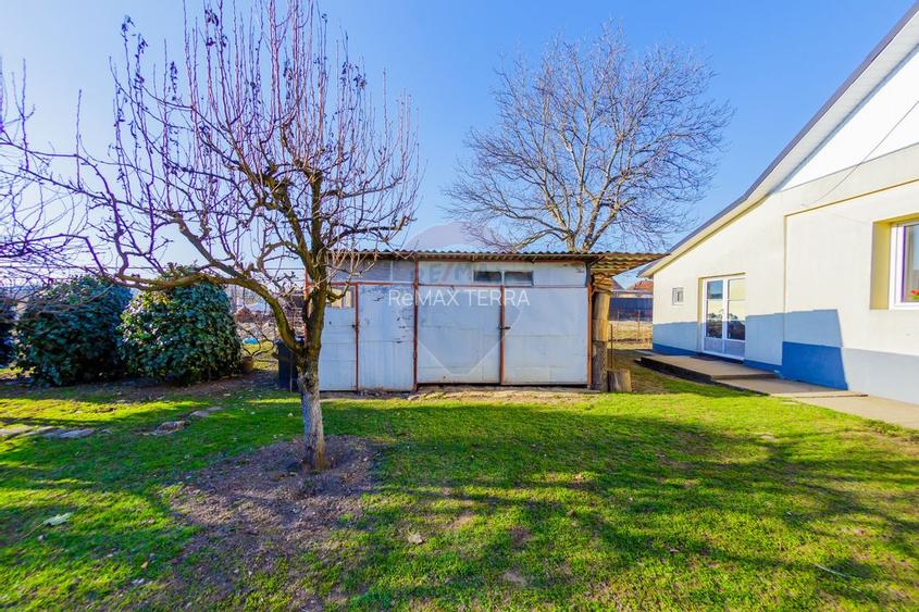 DE VANZARE Oportunitate rară proprietate cu 2 case zona Ulmeni - 8