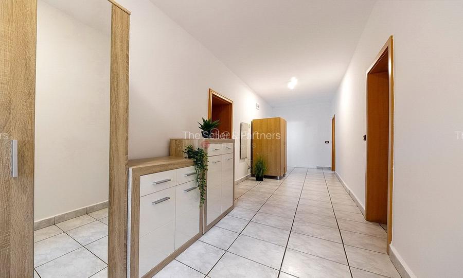 Platformă industrială cu 2 hale și sediu administrativ – teren 3.871 m - 40