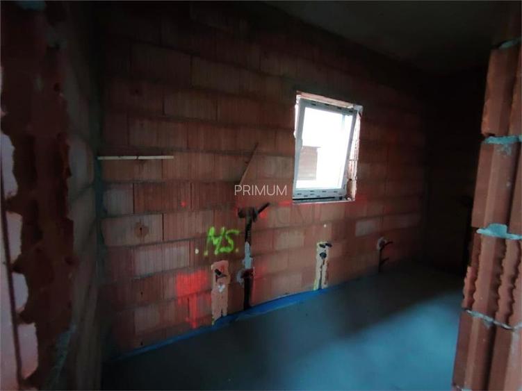 Comision 0 - Duplex despartit prin baie - teren 380 mp - toate utilitatile - 9