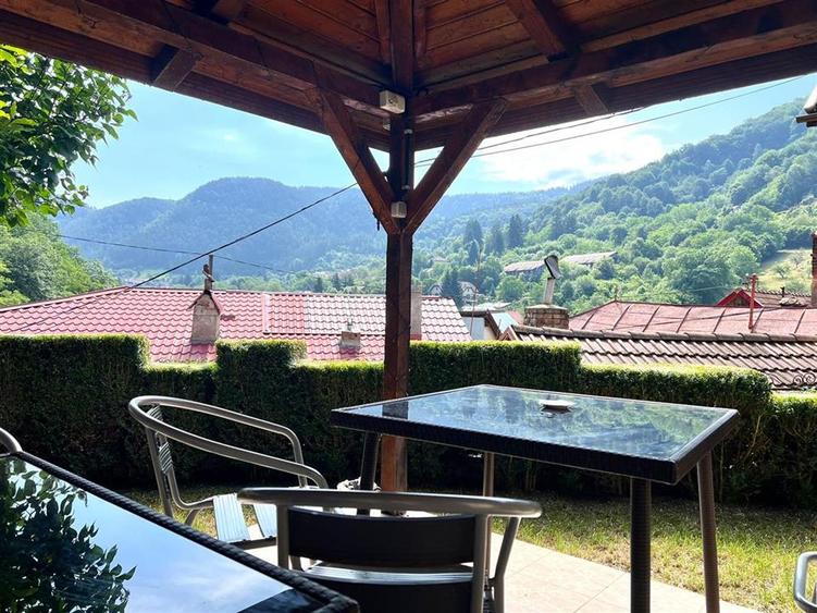 Apartament 2 camere la casa cu curte proprie Schei