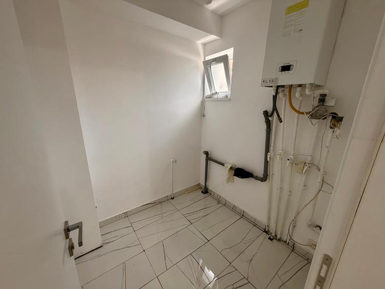 Casa P+1 la 1 km fata de metrou Aparatorii Patriei. 3 cam. Teren 110 mp