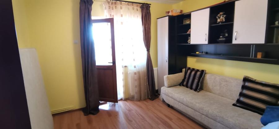 Apartament 2 camere,decomandat,zona Liliacului