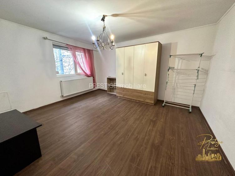 Casa cu 8 camere de inchiriat in zona Centrala - Oradea - 6
