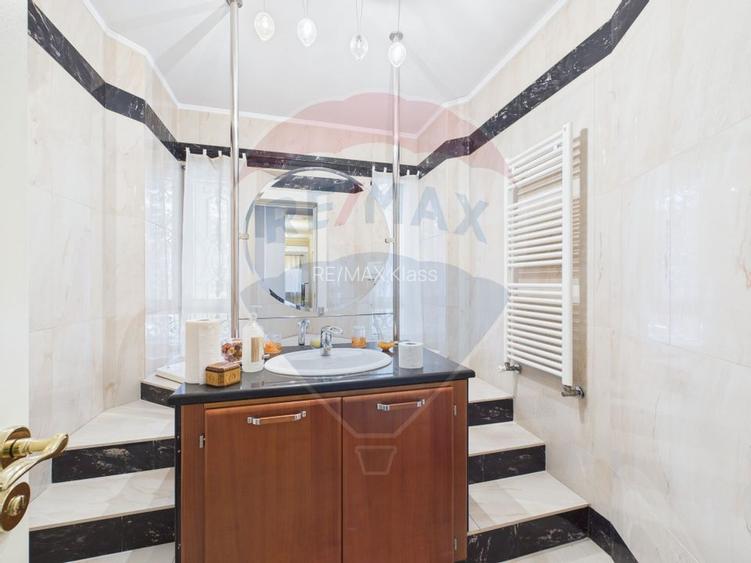 Vilă spectaculoasă în Balotești, curte 5000 mp si piscina interioara - 21