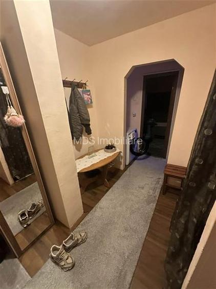 Decomandat, mobilat si utilat la etajul 3 - 6