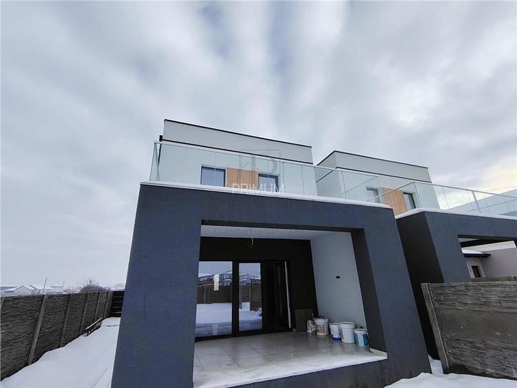 Comision 0 % - Duplex despartit prin camera tehnica - balcon mare - teren 370 mp - 3