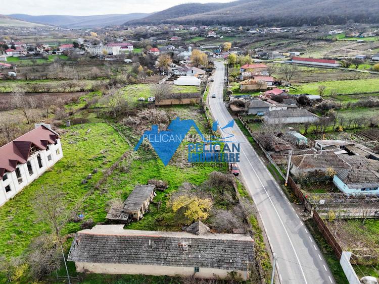 Casa cu teren in CIUCUROVA - 3317MP - la drumul National - 9