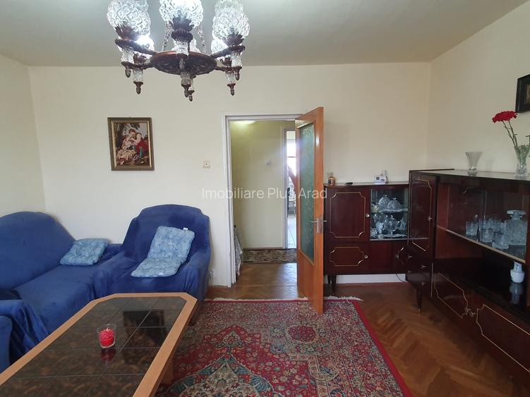Vand ap 4 camere la pret de 3 camere -zona Micalaca-Miorita - 3