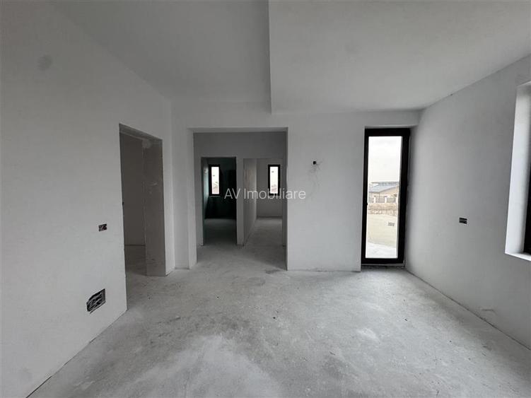 VILA DE VANZARE LA CHEIE TOATE UTILITATILE -CIOROGARLA DARVARI - 4