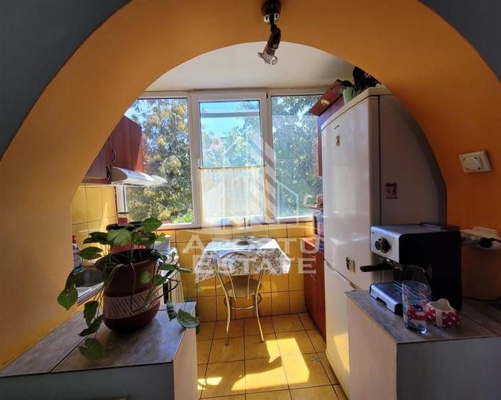 Apartament de vanzare cu 3 camere,etaj intermediar, Aradului,Timisoara