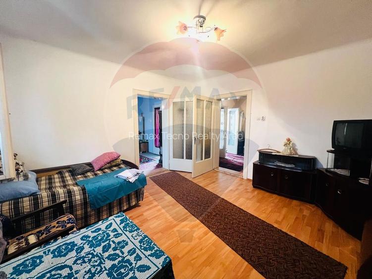 Casă 4 camere 1672 mp teren in Horia - 13