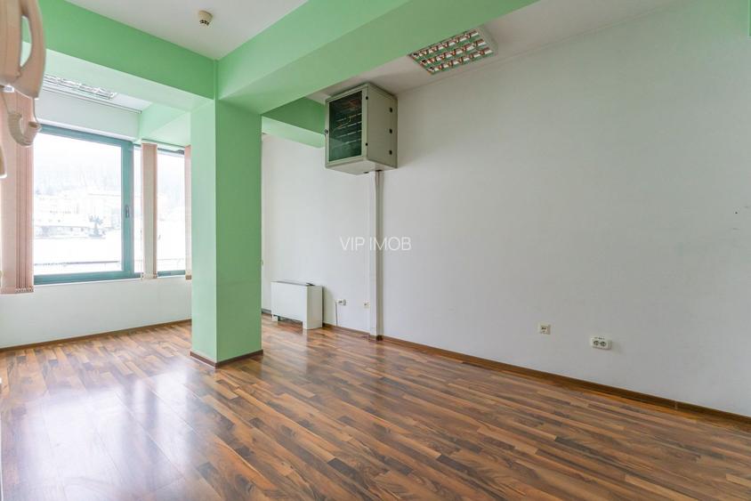 Spațiu birou individual în Brașov, Centru: 39 mp utili pe Strada N. Titulescu - 11