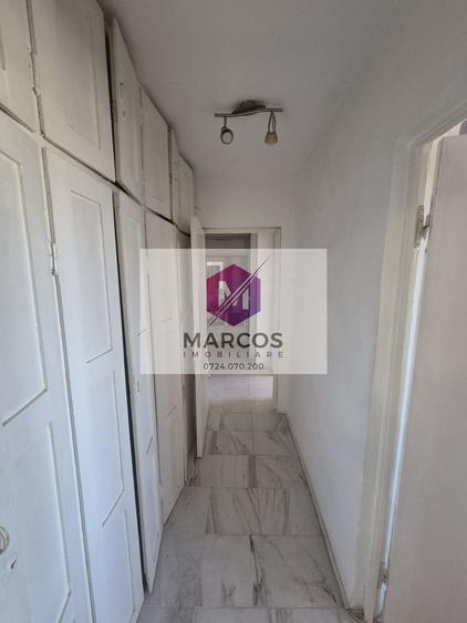 Vand apartament 1 camera Centru