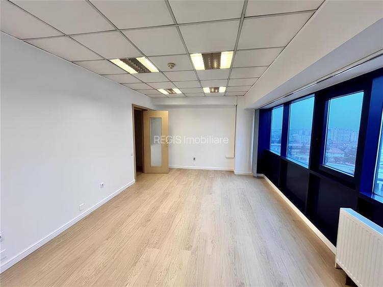 Etaje Renovate in Centrul Civic pentru Birouri de Inchiriat - 11