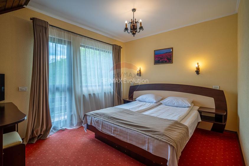 Proprietate deosebită de vânzare în Bușteni - Pensiune + Duplex - 13