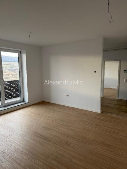 Apartament de vanzare, 3 camere, boxa inclusa, parcare - 4