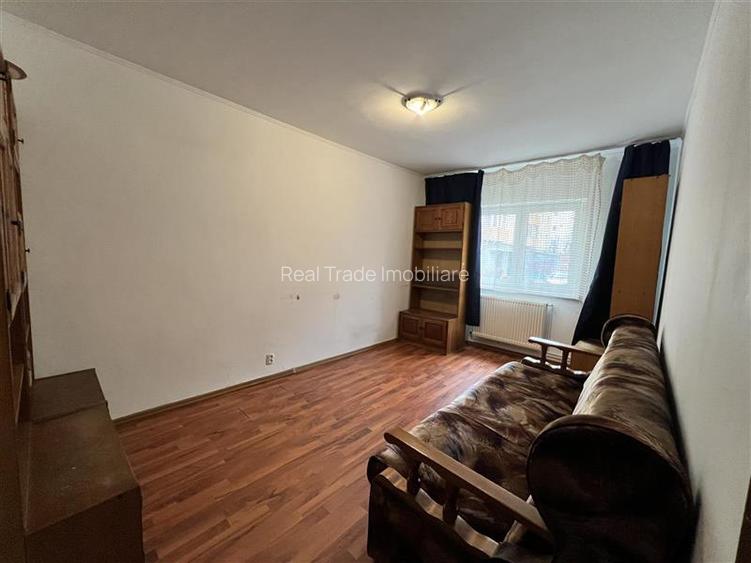 Apartament 2 camere decomandat intrare Racadau- Carpatilor - 2