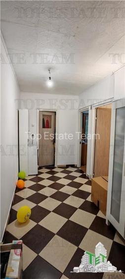 Apartament de 4 camere, cu centrala proprie, foarte spatios, in Militari, la 2 m - 8