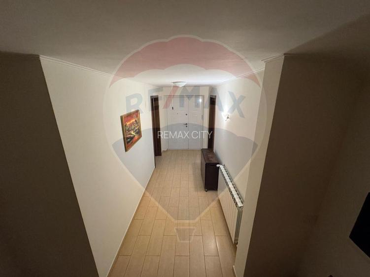 Casă / Vilă cu 6 camere de vânzare în zona Darmanesti - 11