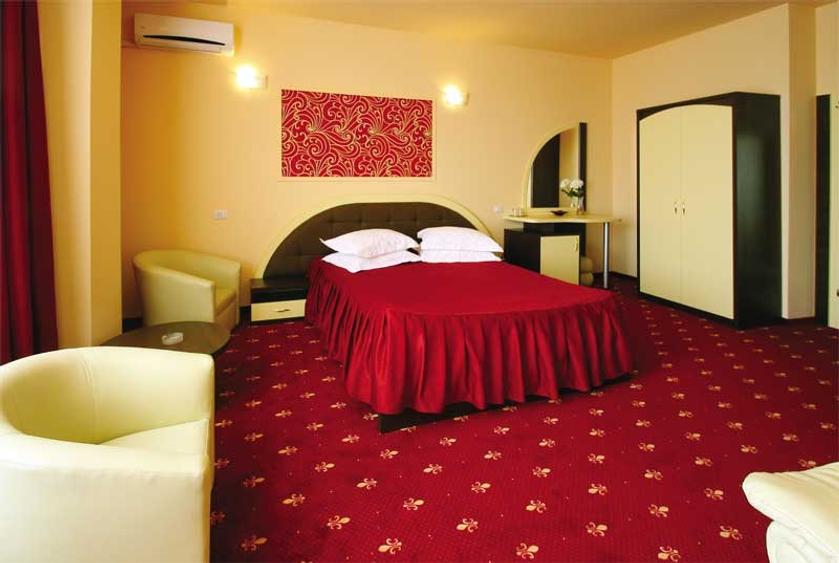 OCAZIE De vanzare  Hotel/ Restaurant / Bar Kleyn cu 1236 m2 utili