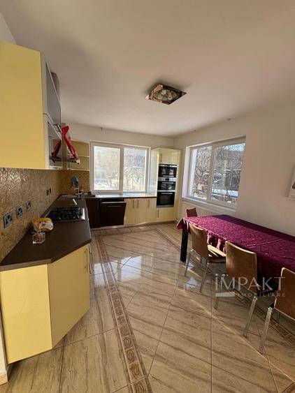 Casă tip duplex, 200 mp, 3 niveluri, 2 locuri de parcare