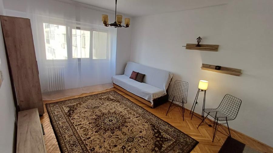 PROPRIETAR-inchiriez ap.3 camere, zona centrala