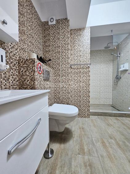 Apartament mare recompartimentat in doua spatii locative - 8