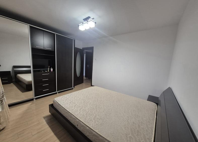 Proprietar- Inchiriez ap cu 3 camere,2 bai,parcare,vis a vis Mall Prosper