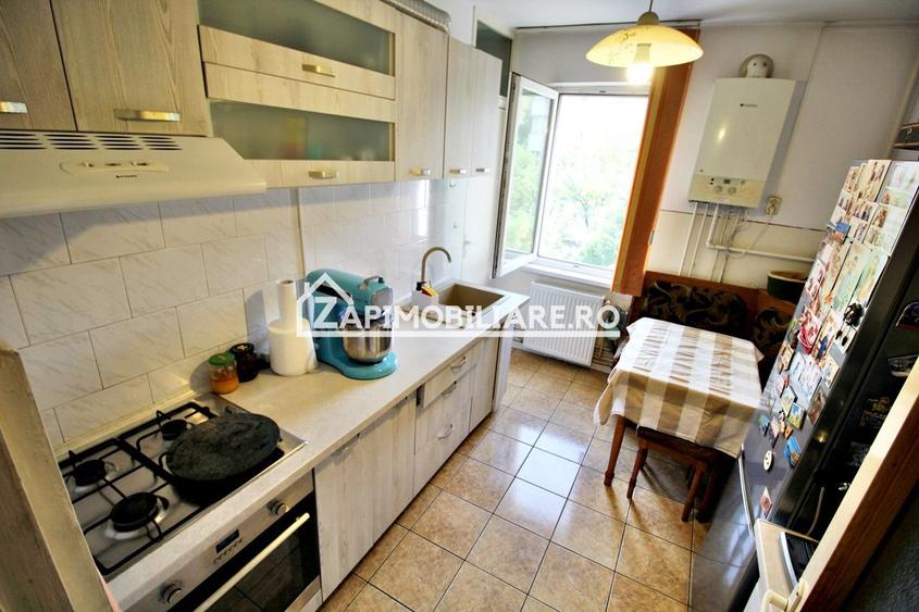 Apartament 2 camere,50mp,conf.1,cartier Tudor, bloc izolat