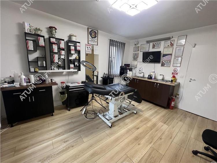 Spatiu comercial de 2 camere cu 2 bai 3 locuri de parcare zona Lazaret
