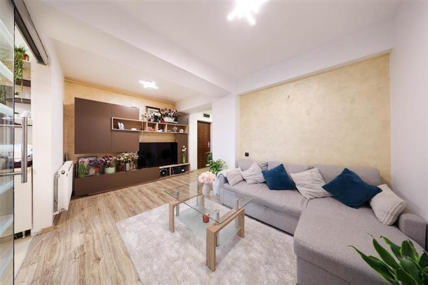 Vanzare apartament 3 camere Ghimbav,, bloc 2010, parcare subterana
