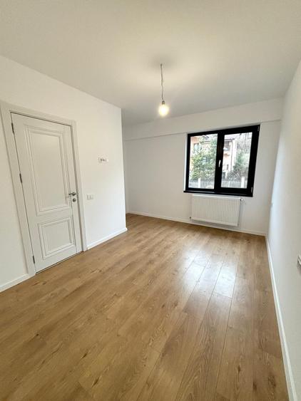 Apartament 3 camere de vanzare Pacurari in spate la Alpha Bank