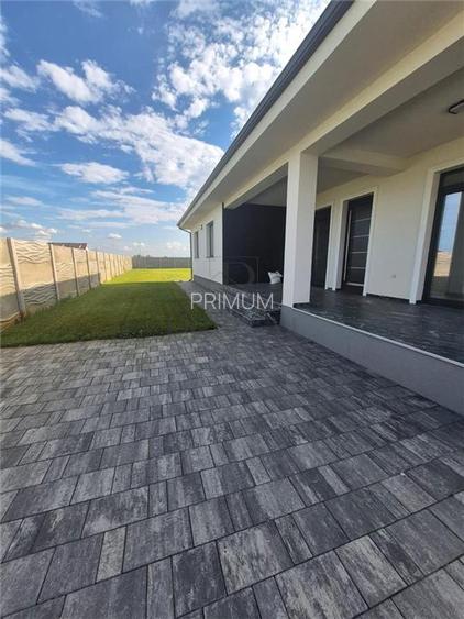 Casa individuala superba - zona linistita - bucatarie inchisa-  finisaje premium - 2
