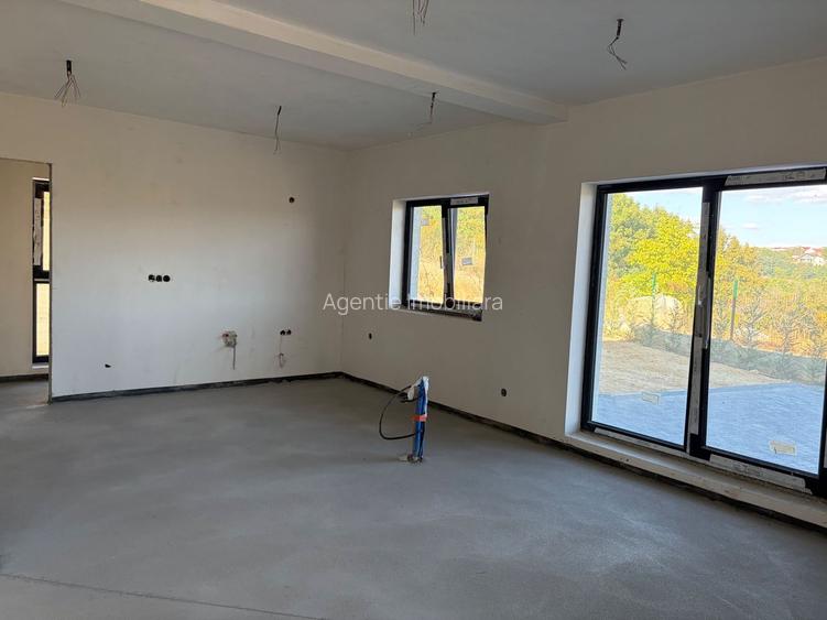 Casa individuala 4 camere, 3 bai, S+P+ET, garaj, terasa