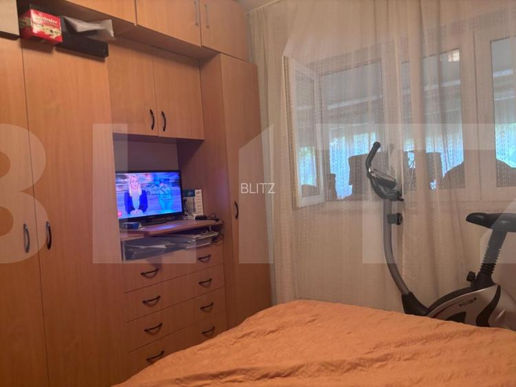 Apartament de vanzare, cu 3 camere, 55 mp, zona Lipovei