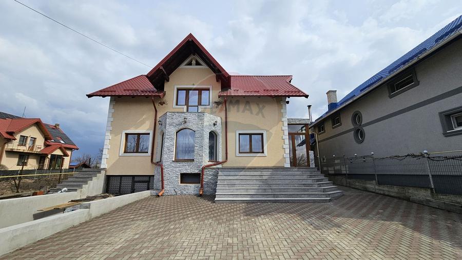 Casă / Vilă cu 6 camere, Sfantu Ilie, Suceava
